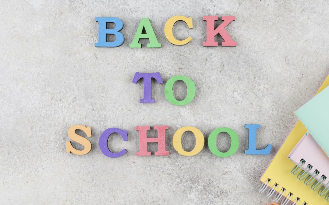 Back to school ecrit en couleurs pastels